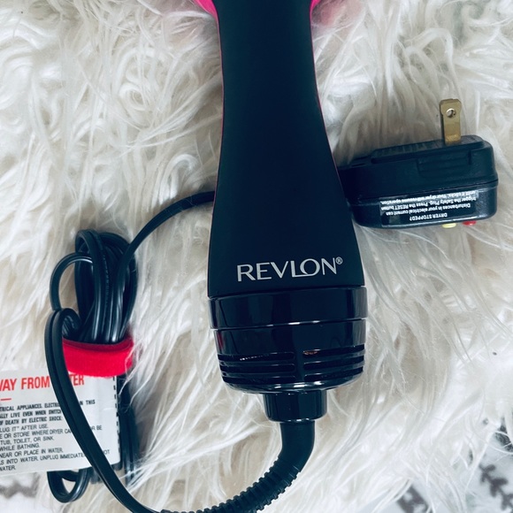 Other - Revlon salón one step Hair Dreyer and volumizer